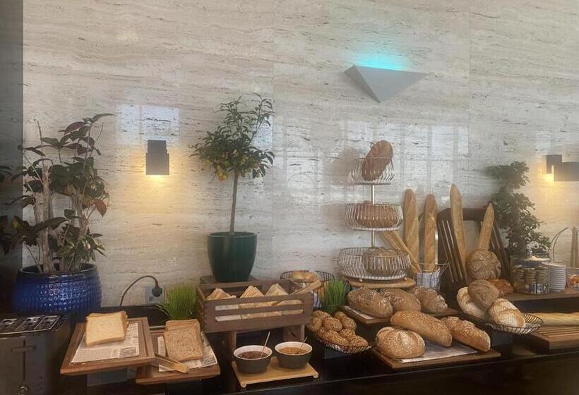 Movenpick Hotel And Residences Riyadh