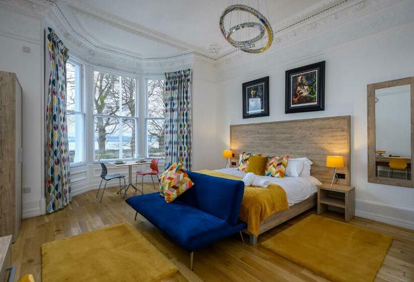 ホテル The Clarendon