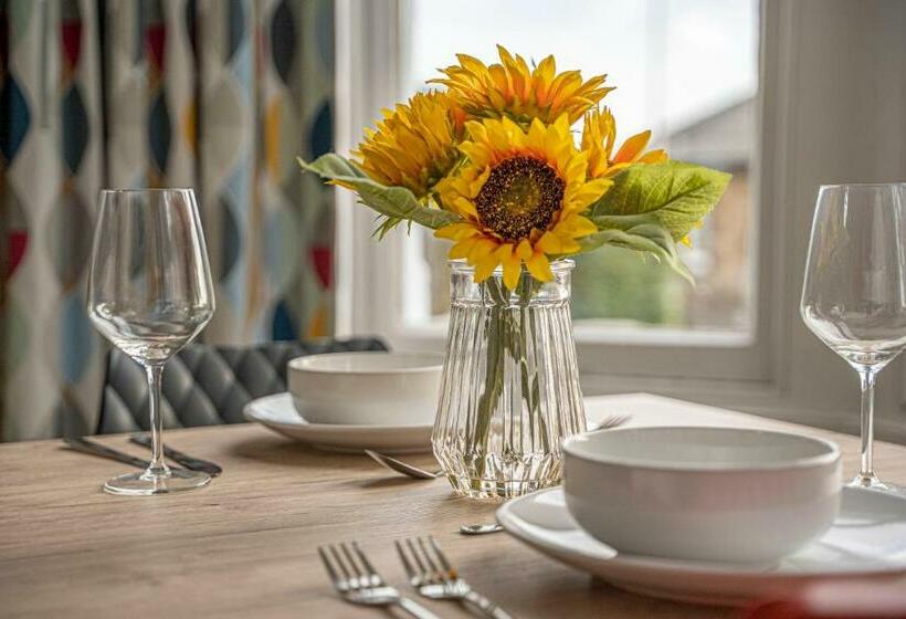 ホテル The Clarendon