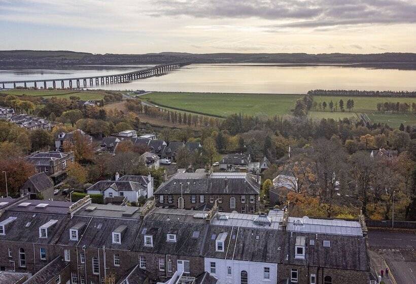 ホテル The Clarendon