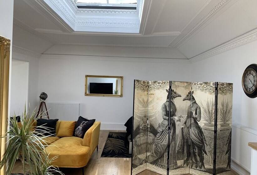 ホテル The Clarendon