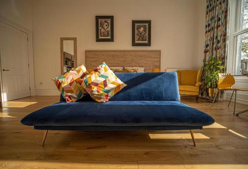 ホテル The Clarendon