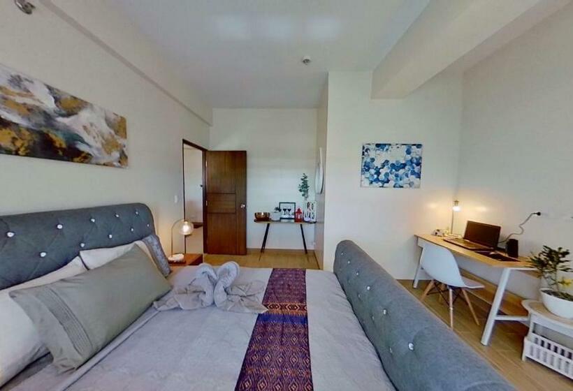 2 Br Corner Executive Suite At Lafayette Park Square Megaworld Blvd Unit 5h