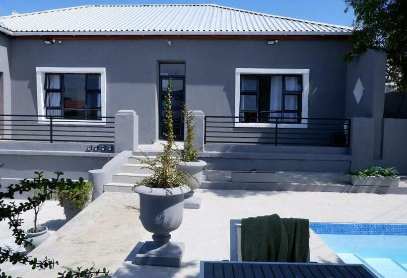 ペンション 24 On York Guesthouse