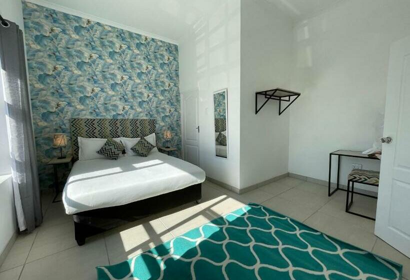 ペンション 24 On York Guesthouse