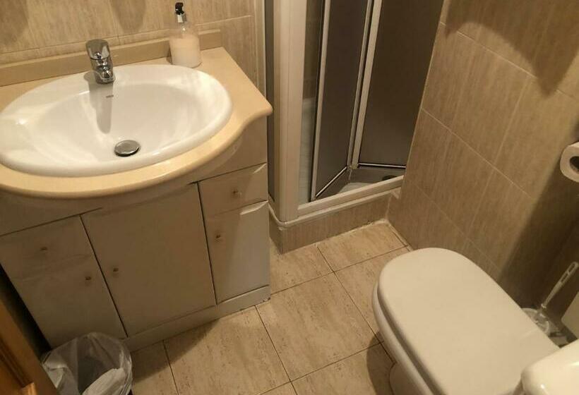 پانسیون Hostal De La Rosa