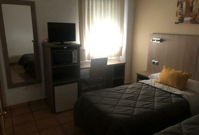 پانسیون Hostal De La Rosa