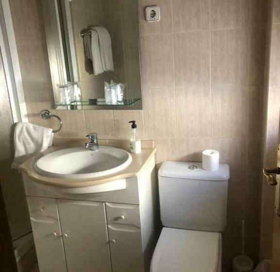 پانسیون Hostal De La Rosa