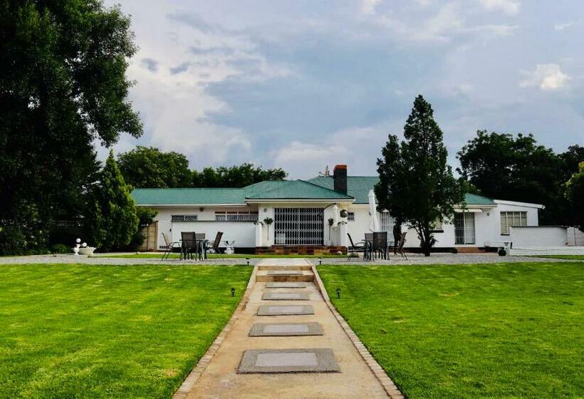 ペンション La Capucine