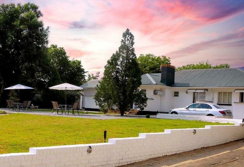 ペンション La Capucine