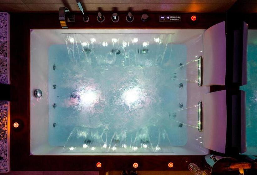 פנסיון Mc Suite Relax