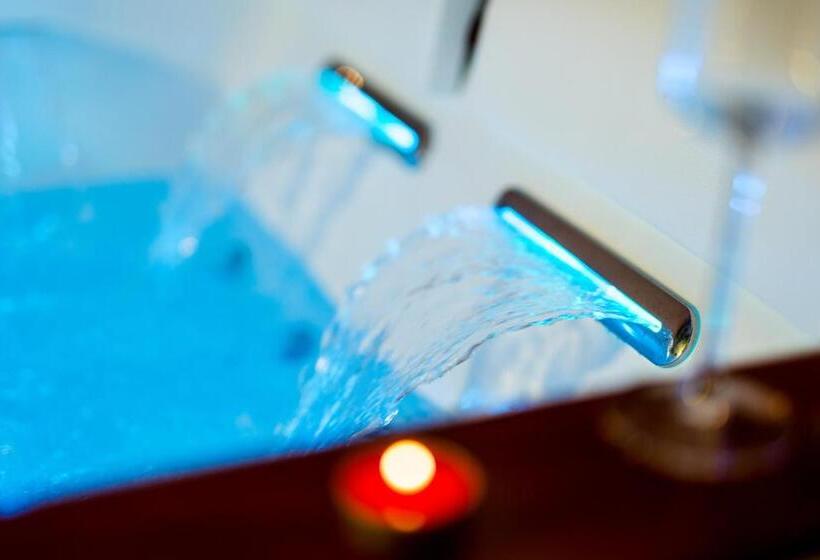 פנסיון Mc Suite Relax