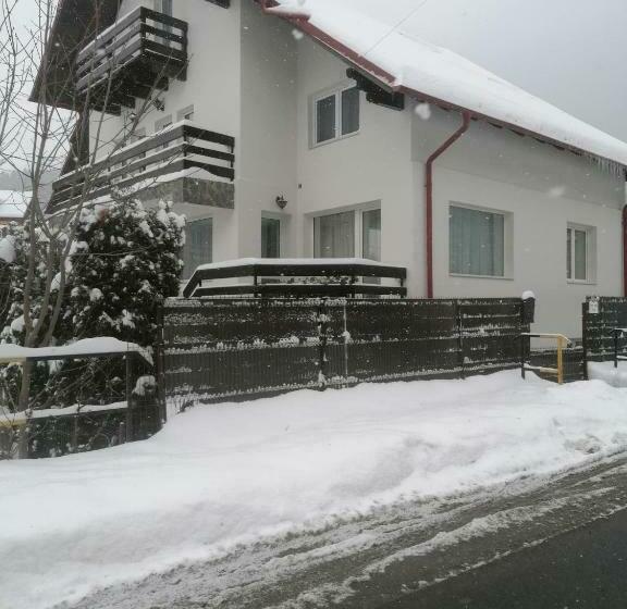 ペンション Miraj