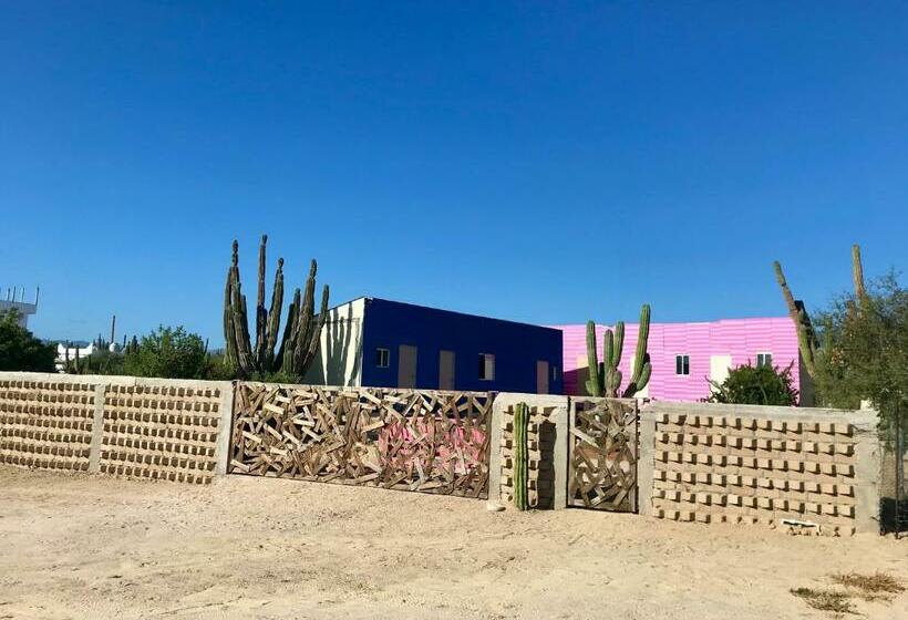 פנסיון Susu’z Village Hostel And Rooms