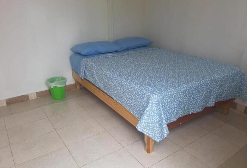 פנסיון Susu’z Village Hostel And Rooms