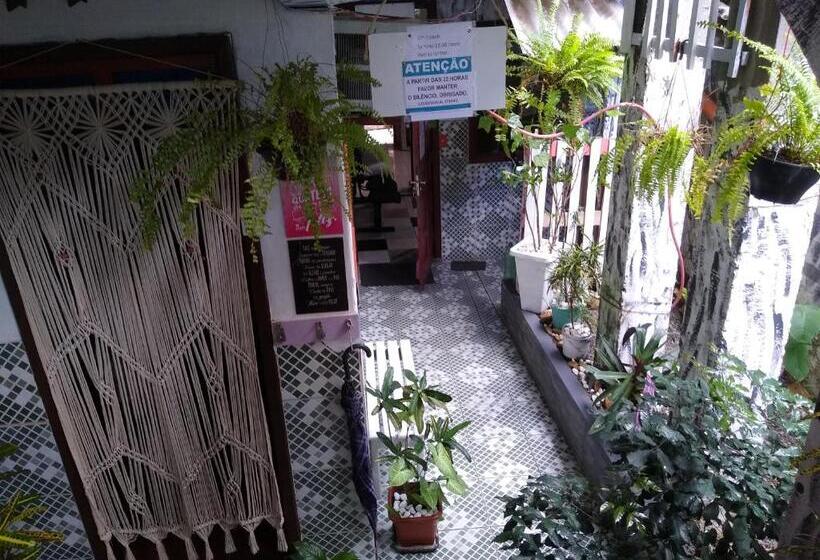 پانسیون Shark Tubarao Suites Central Area