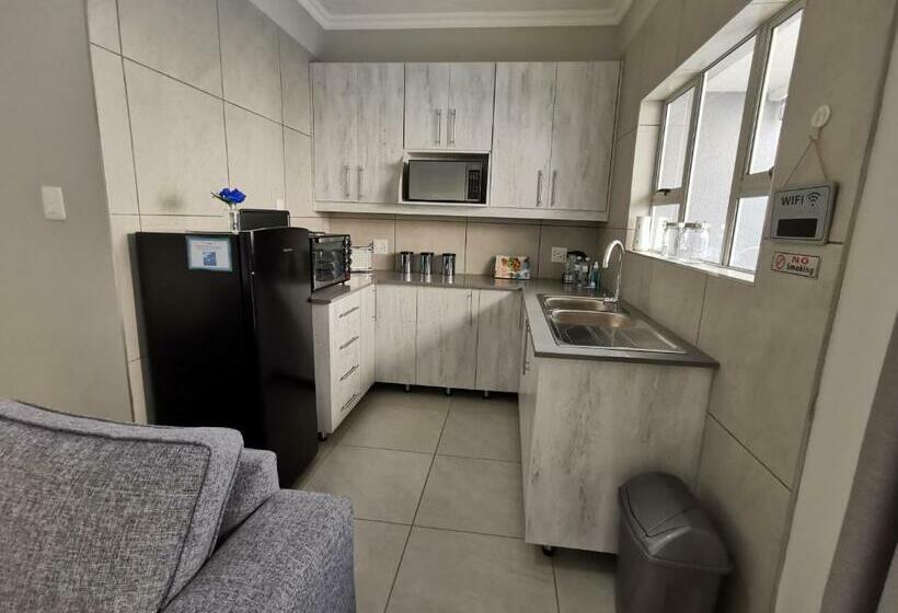 بنسيون Utopia Guest House