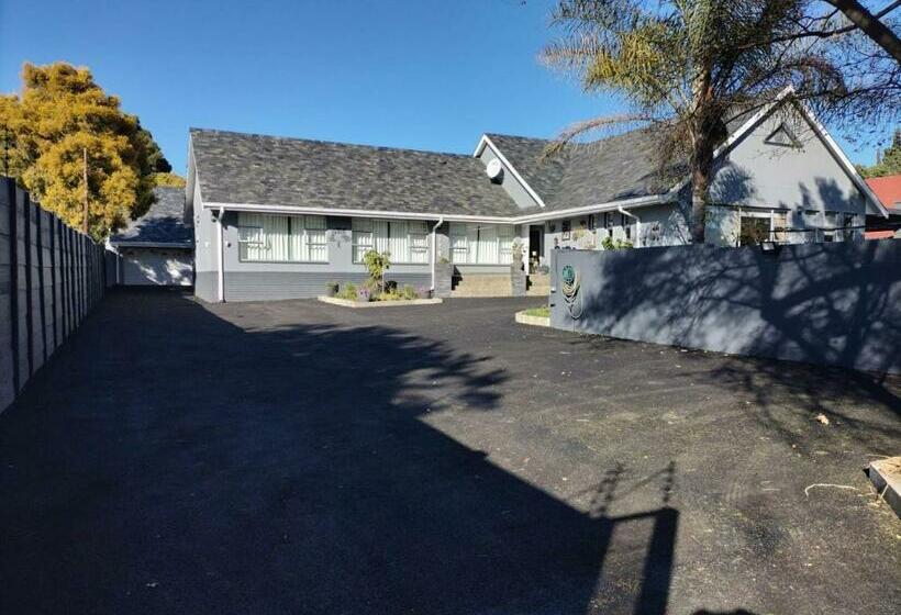 بنسيون Utopia Guest House