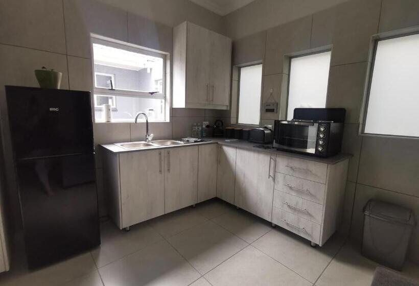 بنسيون Utopia Guest House