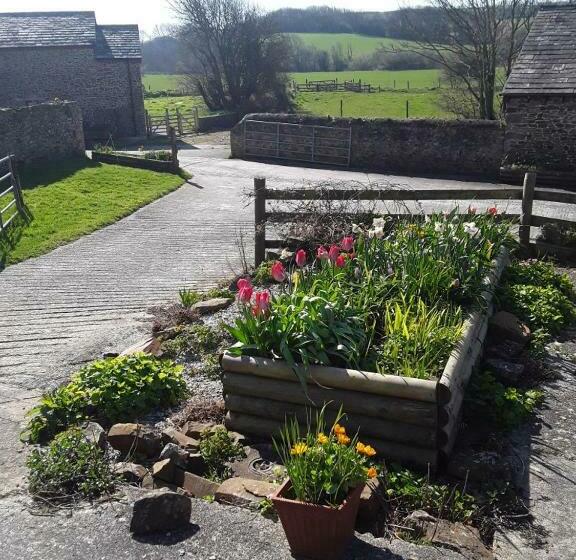 Sharlands Farm Bed And Breakfast