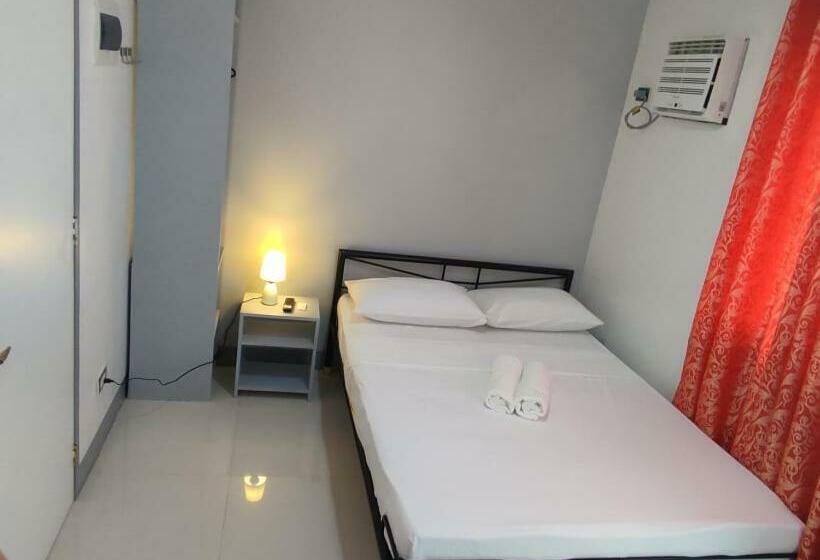 הוסטל Anchorage Apartelle