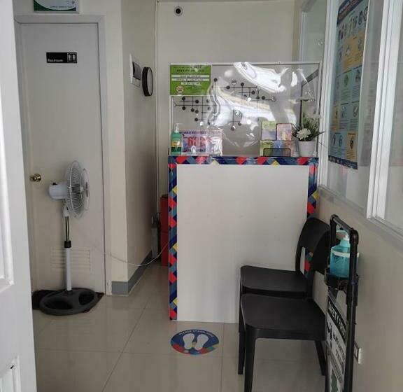 הוסטל Anchorage Apartelle