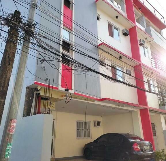 הוסטל Anchorage Apartelle