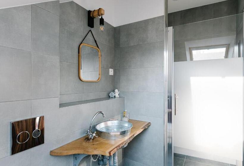 هاستل Petra Inn Apartments In Historical Palace Bratislava