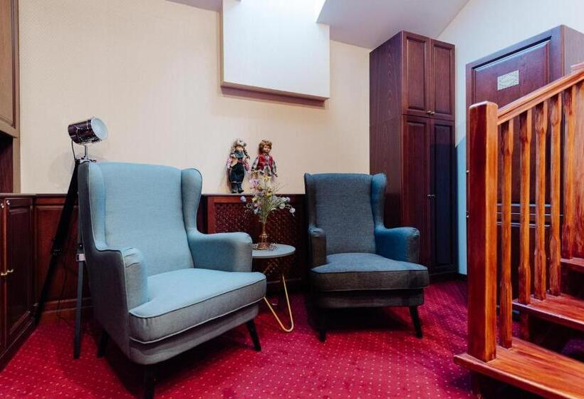 هاستل Petra Inn Apartments In Historical Palace Bratislava