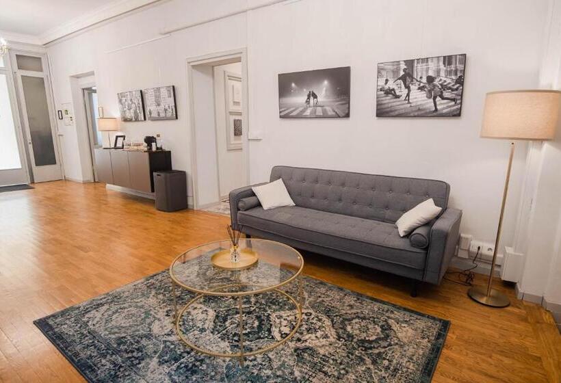 Auberge Hôtelière The Host   Web Check In