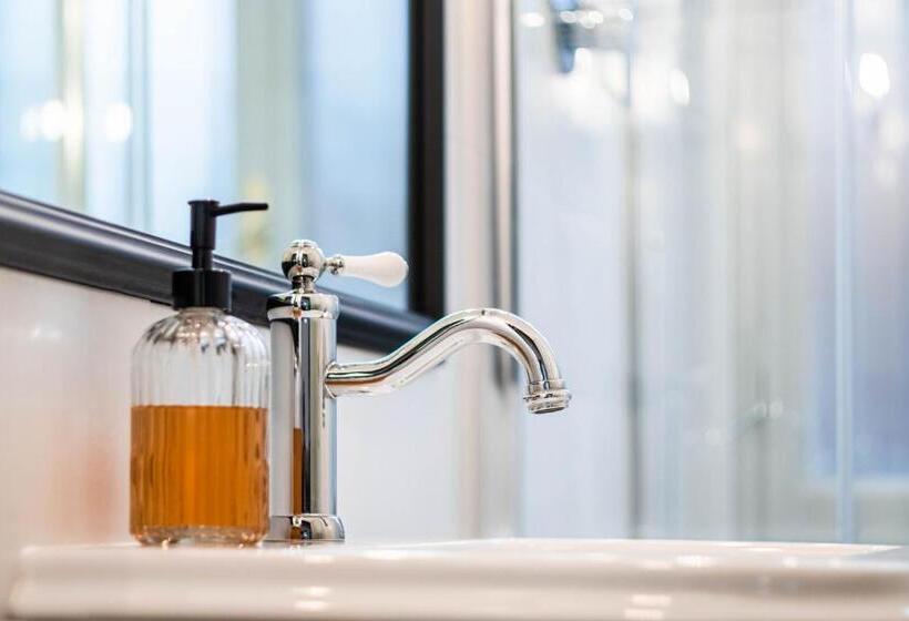 Auberge Hôtelière The Host   Web Check In