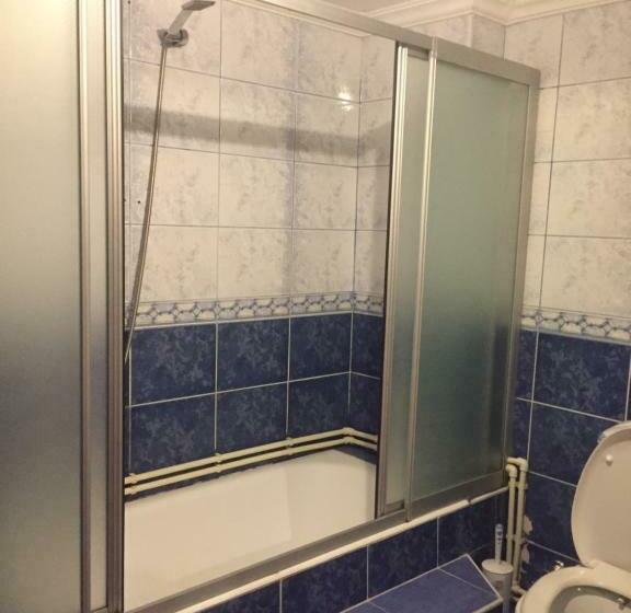 ベッドアンドブレックファースト Single Room, одноместная комната в доме, Chambre D Une Personne, Habitación Individual