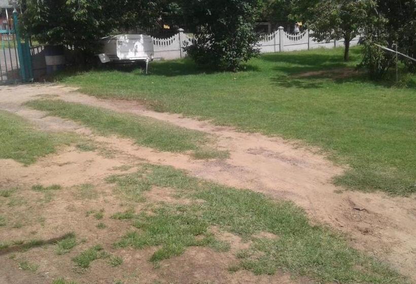 ベッドアンドブレックファースト Poplar Guest House