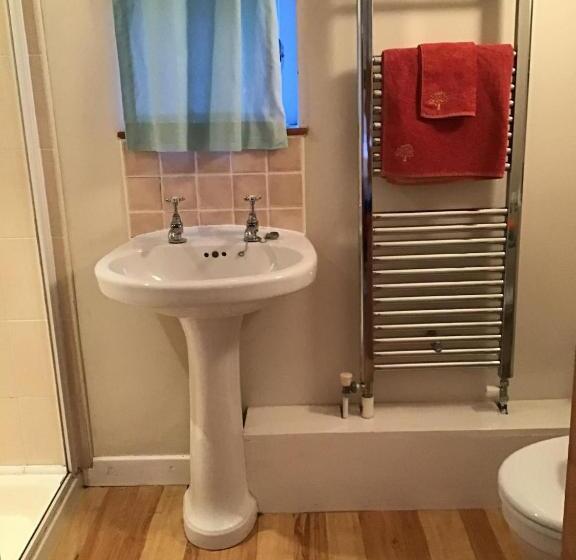 مبيت وإفطار The Potting Shed, Self Contained, Detached Retreat In Shapwick Village