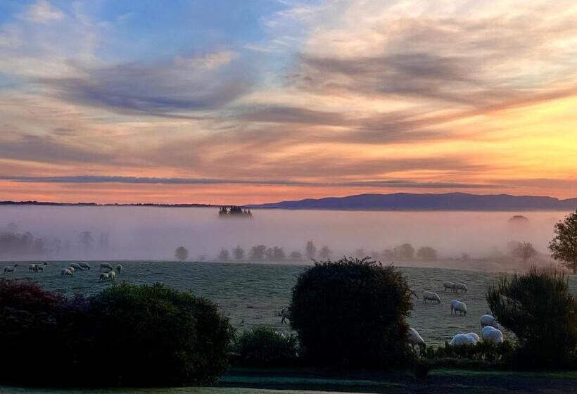 مبيت وإفطار Trossachs Barn & Cabin