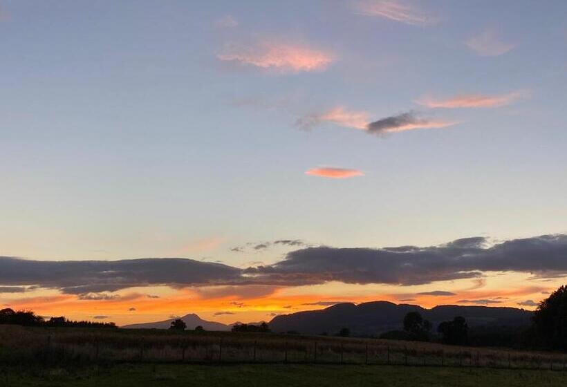مبيت وإفطار Trossachs Barn & Cabin