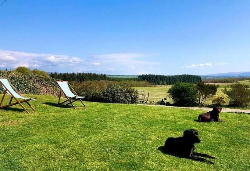 مبيت وإفطار Trossachs Barn & Cabin