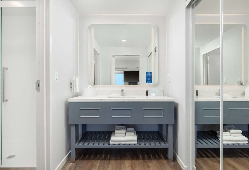 Отель Hampton Inn & Suites Huntsville Downtown