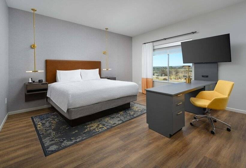 Отель Hampton Inn & Suites Huntsville Downtown