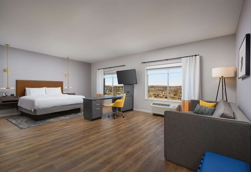 Отель Hampton Inn & Suites Huntsville Downtown