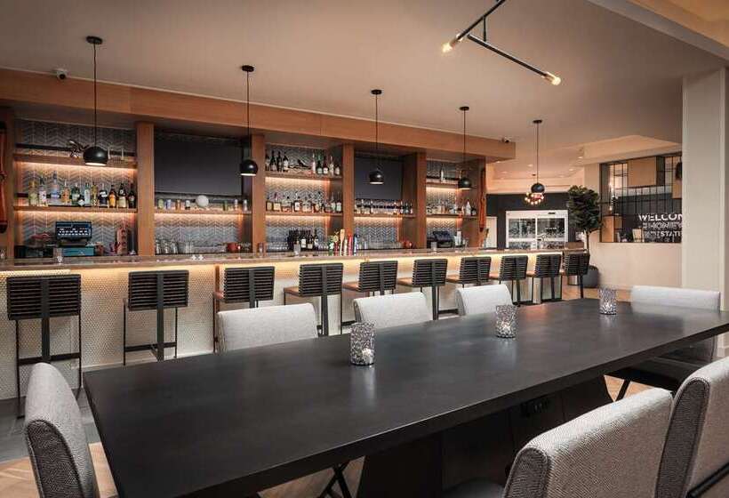 Отель Hampton Inn & Suites Huntsville Downtown