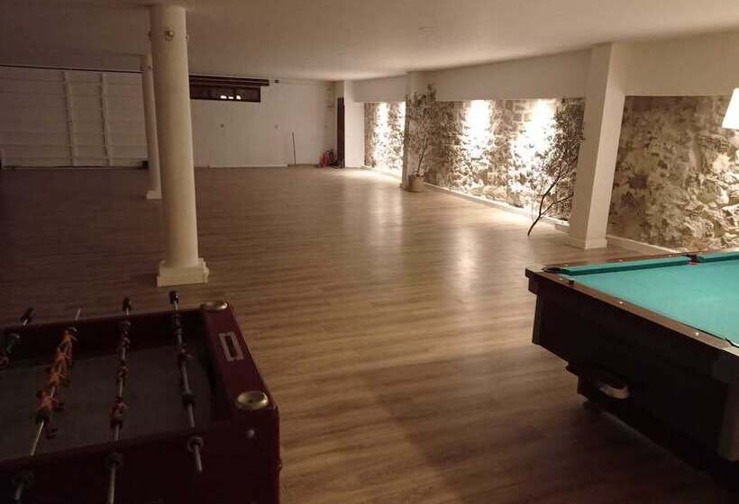 ホテル Masia Ventanell Luxury Villa Near Barcelona