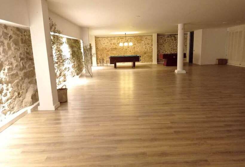 ホテル Masia Ventanell Luxury Villa Near Barcelona