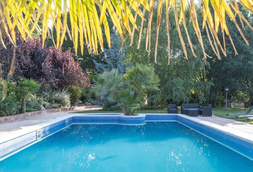 בית מלון כפרי Masia Ventanell Luxury Villa Near Barcelona