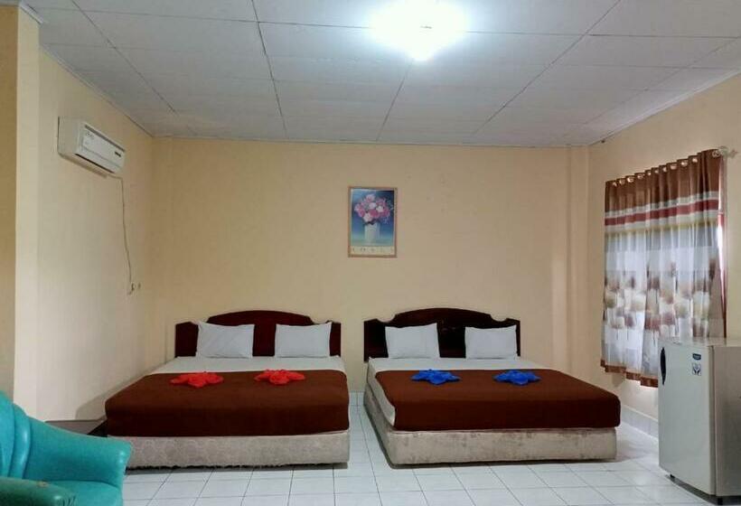 ホテル Nusa Indah