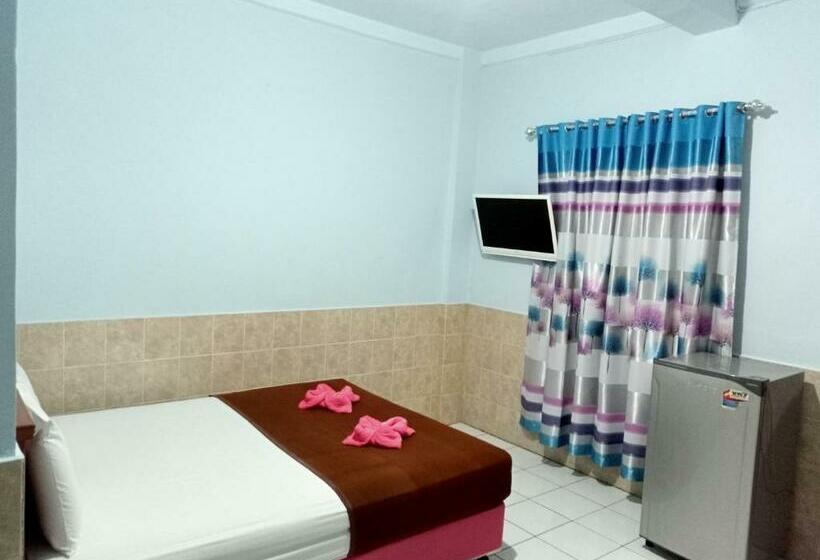 ホテル Nusa Indah