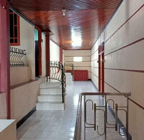 ホテル Nusa Indah