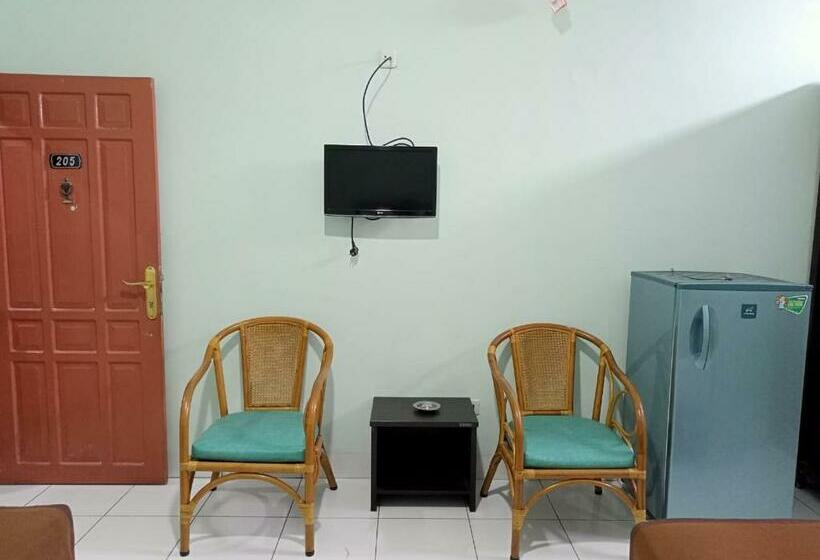 ホテル Nusa Indah