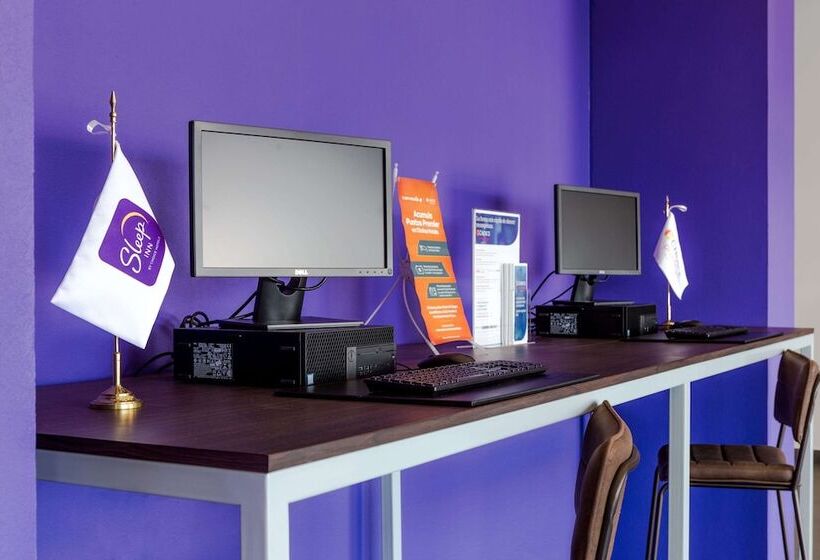 בית מלון כפרי Sleep Inn Guadalajara Galerias