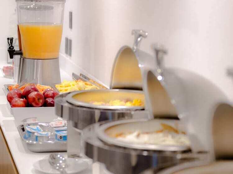 בית מלון כפרי Sleep Inn Guadalajara Galerias